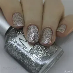 Nail Polish No. 28, Moyra